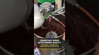 Consistent mixing applications with the Cosmostar M0707 Pneumatic Agitator