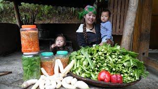 Harvest the home vegetable garden - make pickled vegetables to sell at the market with your children