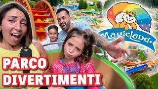 VLOGVI! ANDIAMO AL PARCO DIVERTIMENTI MAGICLAND E FIGLIACHIARA E FIGLIODIEGO FANNO TUTTE LE GIOSTRE