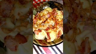 Что за ИНГРЕДИЕНТ в конце #угадай #пельмени #сбеконом #вкусно #еда #шортс #yummy #food #shorts