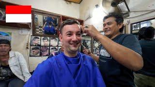 Honest Indonesian Barber Gets A Tip 