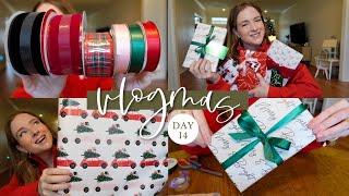 Wrap Christmas Gifts With Me! | Vlogmas Day 14