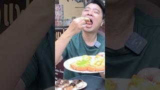 A hidden breakfast gem  on Worachak Road Bangkok