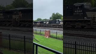 7 ENGINES HEADING NORTH PAST DALTON GEORGIA #shorts #railfanning #trains #norfolksouthern