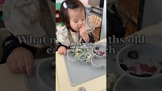 She sure is enjoying her meal, happy mama here  กินข้าวเที่ยงกันค่ะ หมดเกลี้ยงเลย #13monthsold