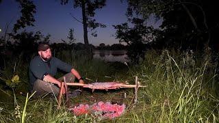 OVERNIGHT ON A DESERT ISLAND. COOKING PIKE ON A CAMPFIRE / BUSHCRAFT SURVIVAL