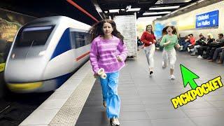 Pickpocket tentaram me roubar no metro  - Valentina Pontes