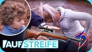 Mit Luftgewehr BESCHOSSEN: Wie kommt der kleine Junge zu der Waffe? ​ | Auf Streife | SAT.1