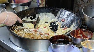 Fried Kway Teow Noodles that won 1st place in Singapore Hawker Street Food