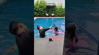 KYRIE TAUGHT HIS COUSIN THE PROPER BREATHING AND SWIMMING STROKE #swimming #properbreathing #kyrie