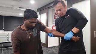 Master Chris Leong Tit Tar 跌打 Elbow Dislocation for 1 week