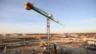 Des Moines Airport Crane Erection | The Weitz Company