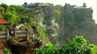 Visit Uluwatu Temple, Hindu Temple in Uluwatu, Bali, Indonesia