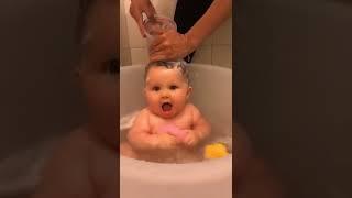 cute baby short #shortsyoutubeshort #trends #1ontrending #cutebaby #baby #sweetbaby #babyshort(5)