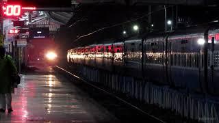 5 RAJDHANI & 1 GARIB RATH Overtaking AZIMABAD Express !!