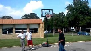 Marcelouse dunking