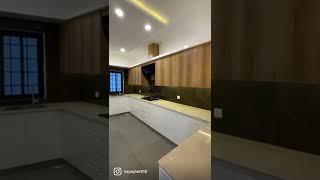 Modern kitchen design 8’x10’ [feet],modular kitchen cabinets & kitchen tiles flooring design #shorts