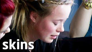 Pandora Finds Out Thomas Cheated On Her | Skins