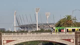 Walk along the Yarra River, Melbourne summer 2022.