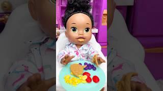 Feeding Snackin Sara Doll #babyalivedolls #dolls