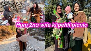 Hum dono wife ki pehli picnic | paharon p picnic | Sitara yaseen vlog