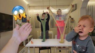 Eylül ve Poyraz Tufan Bebeğin Seçtiği Renklerle Slime Yaptı | fun kids video