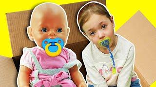 Baby Born Emily und ihr Kindermädchen. Was ist mit Emily los? Puppen Mama Videos auf Deutsch