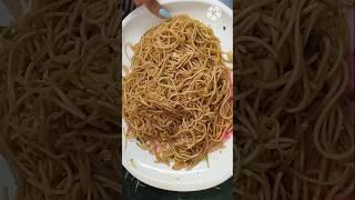 Chowmein yaa Hakka Noodles ..? #chowmein #hakkanoodles #n #cookwithparul #food #recipe #shortsviral