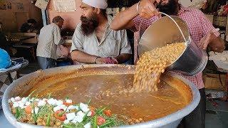 Chole Bhature for Rs 25 | Cheapest Punjabi Food in Mumbai | Indian Street Food