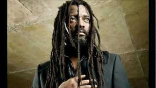 Lucky Dube - The Other side [Lyrics] (en/fr)