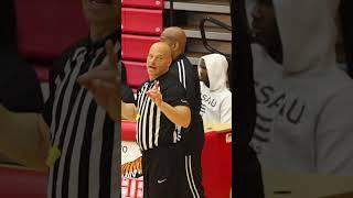 WATCH HOW THIS REF HANDLES MAD COACH