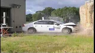 CAR CRASH INTO A ROCK WALL - VOLVO CRASH TEST