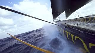  Ça fume sur l'eau alors que Clarisse - Vendée Globe