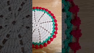 Sousplat Tischdecke bei Crochet Lela mit Serviettenringe #gehäkelt #crochet #crochett #häkeln