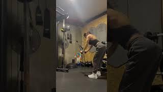 #backworkout #latworkout #gymgirly #fitness #personaltrainer #coach #shorts