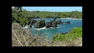 On The Road to Hana - Wai'anapanapa Black Sand Beach