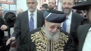 Israel's Sephardic holy leader Rabbi Ovadia Yosef dies at age of 93