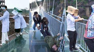 Scariest Cliff-side Glass WalkwayFunny moments about fear of heights, Amazing chinese landscape