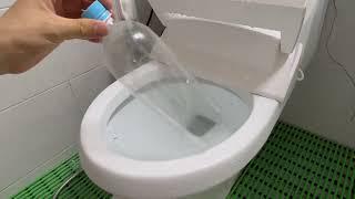 How to fix your clogged toilet with plastic bottle