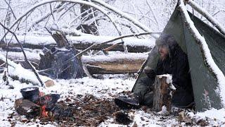 caught in a snowstorm, save lives in a bushcraft shelter