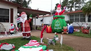 Hawthorne at Leesburg Daytime Christmas Decorations Spotlight