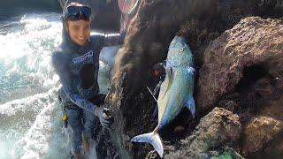 Smashing Deep Depths with the Hottie - Spearfishing Hawaii