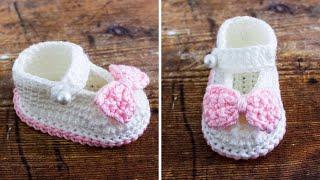 Crochet Baby Booties  (Easy, CLOSE-UP, Step by Step Tutorial!)