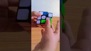 Trick to solve a Rubik's cube under 30seconds