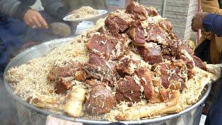 Zaiqa Chawal - Golden Pulao Mountain, Street Food in Qissa Khwani Bazar Peshawar | Zaiqa Beef Pulao