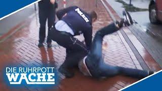 Smolik nimmt Gang Hops! Bodychecks & Kicks | Die Ruhrpottwache | SAT.1