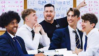 British Highschoolers learn to read Korean in 30 mins!! (ft. Sam Hammington)