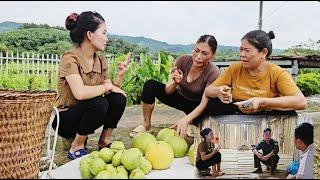 The mute wife goes to the market and takes care of her husband. Colleagues came to visit him