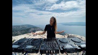 Nora En Pure - Lake Arnen Gstaad Switzerland 2021