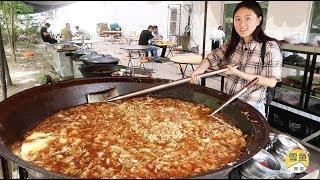 China Insane Street Food -A big pot of vegetables and meat+eat unlimited only for 10 yuan